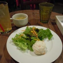 リゾットカフェ東京基地