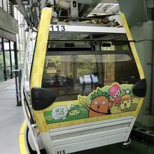 大人だったら6人乗れる大きくて可愛いキャビン。