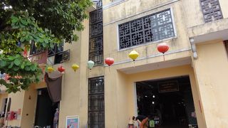 人が少ない布市場