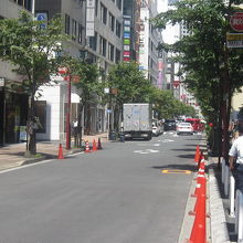 銀座並木通り京橋側