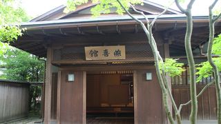 客人になった気分で座敷にあがる