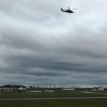 軍用ヘリが見えた