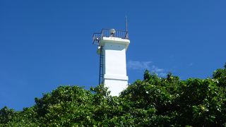 岬の東屋が涼しく海を眺められます