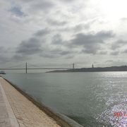 リスボン市街付近は幅の広い湾になっています