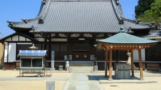 願い事は一つで　お大師様と握手をどうぞ