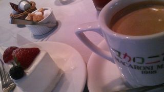 ＠パン＠イタリアンレストラン併設です。