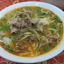 ブンボーフエ　30000ドン