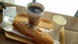 オオバコなアメリカンな雰囲気のカフェ