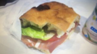 ボリュームのあるサンドイッチ