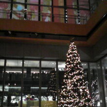 壁一面を使って「くるみ割り人形」が流れました