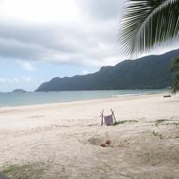 ビーチチェアーは少ししかありません。