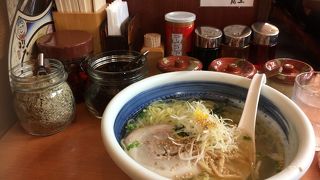 トッピングが楽しいラーメン