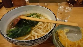 澄みきった出汁が抜群に旨い