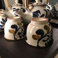 室内にヤチムン