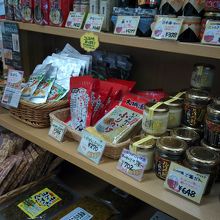 勿論手頃な土産物もふんだんに用意されている