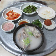 テジクッパ(6500won)です。