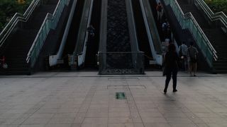 この開放感。地下鉄の駅か？