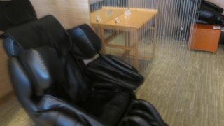 マッサージチェアがあります