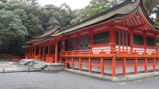 本殿が亀山の上・・・