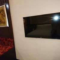 テレビ、ただし大抵中国語です。