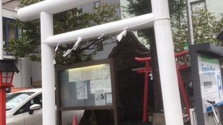 ミステリアスな神社ですが、霊験あらたかさを感じます。