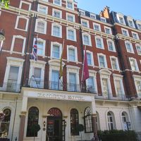 ６階建てのこじんまりとしたホテルです