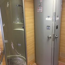 シャワー室