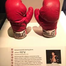モハメドアリのボクシンググローブ