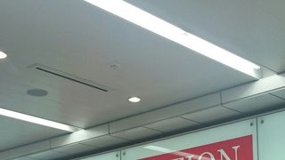 中央改札を通ってすぐ