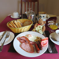 朝食はフルアイリッシュブレックファースト