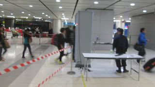 荷物検査が強化されていました