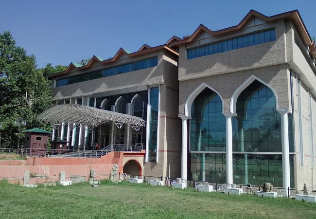Sri Pratap Singh Museum