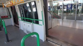 ウィングシャトル