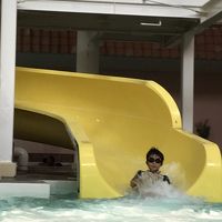 スライダーは夜になればガラガラです！