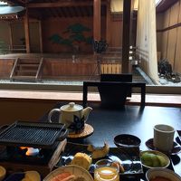 能舞台を見ながら朝食