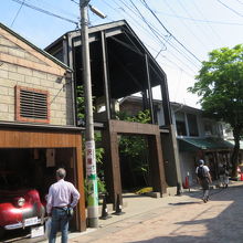 お土産屋さんが多いです