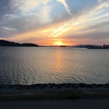 中海と夕焼け