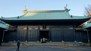 屋根の上の動物にも注目