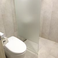 トイレとシャワーです。