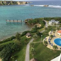 プールとビーチ