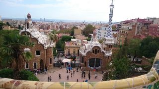 お菓子の家が現実に!??