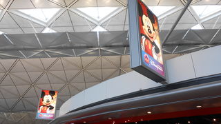 空港内のディズニーストア