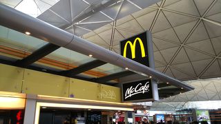 大人気のマクドナルド