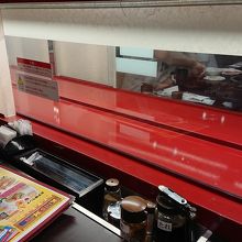 料理の自動配送システム