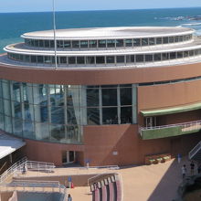 シアターです、ショーが行われます