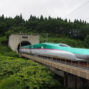 青函トンネルを通過する北海道新幹線がみられる