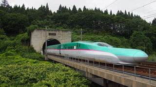 青函トンネルを通過する北海道新幹線がみられる