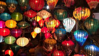 ガイドブックのようなランタンの写真が撮れるのはココ♪