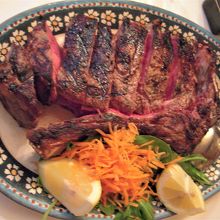 Bistecca alla Fiorentina（Ｔボーンス