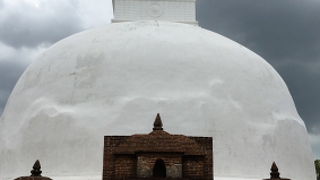 小振りな大きさの塔です。